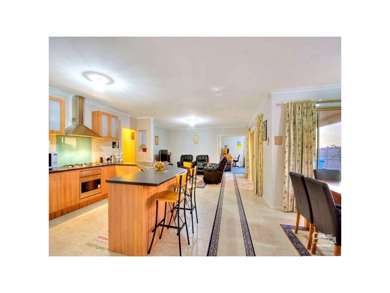 5 Highvale Crescent, Berwick VIC 3806