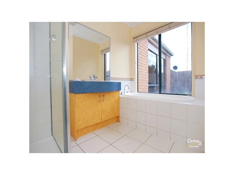 92 Bellevue Drive, Berwick VIC 3806