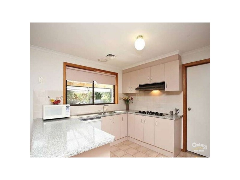 2 Ireland Avenue, Narre Warren VIC 3805