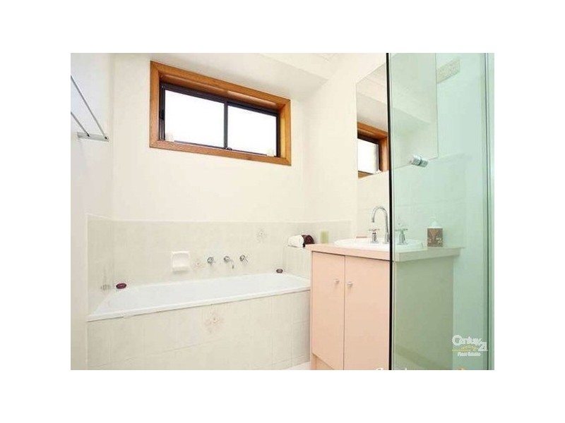 2 Ireland Avenue, Narre Warren VIC 3805