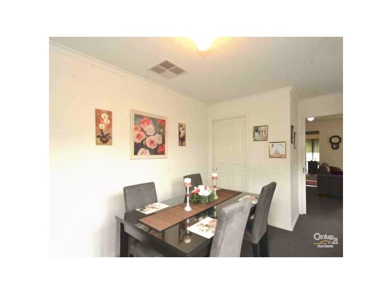 4/22 Parman Avenue, Pakenham VIC 3810