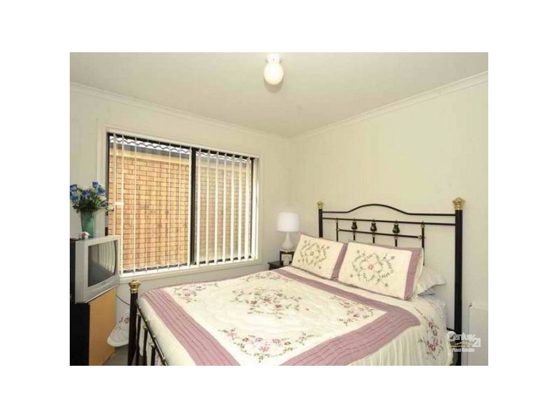 4/22 Parman Avenue, Pakenham VIC 3810