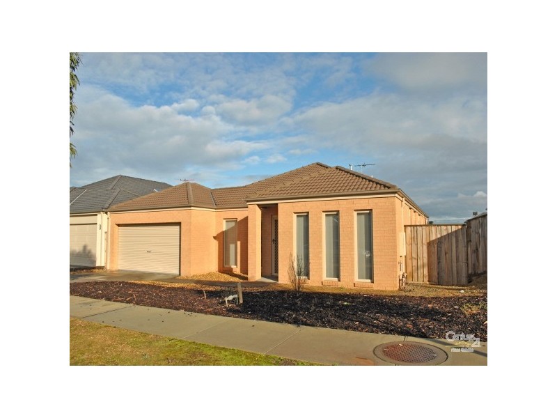19 Monarch Road, Berwick VIC 3806