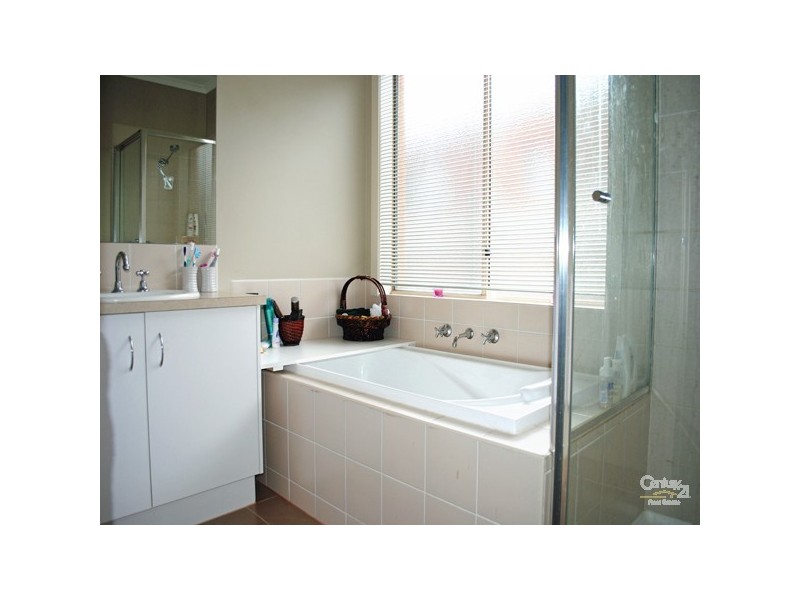 19 Monarch Road, Berwick VIC 3806