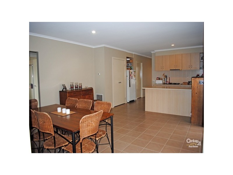 19 Monarch Road, Berwick VIC 3806