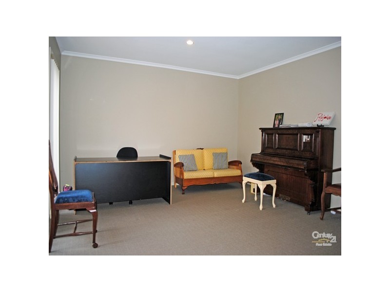 19 Monarch Road, Berwick VIC 3806