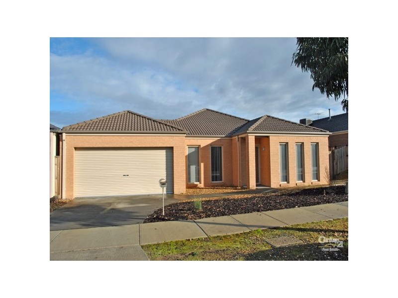 19 Monarch Road, Berwick VIC 3806