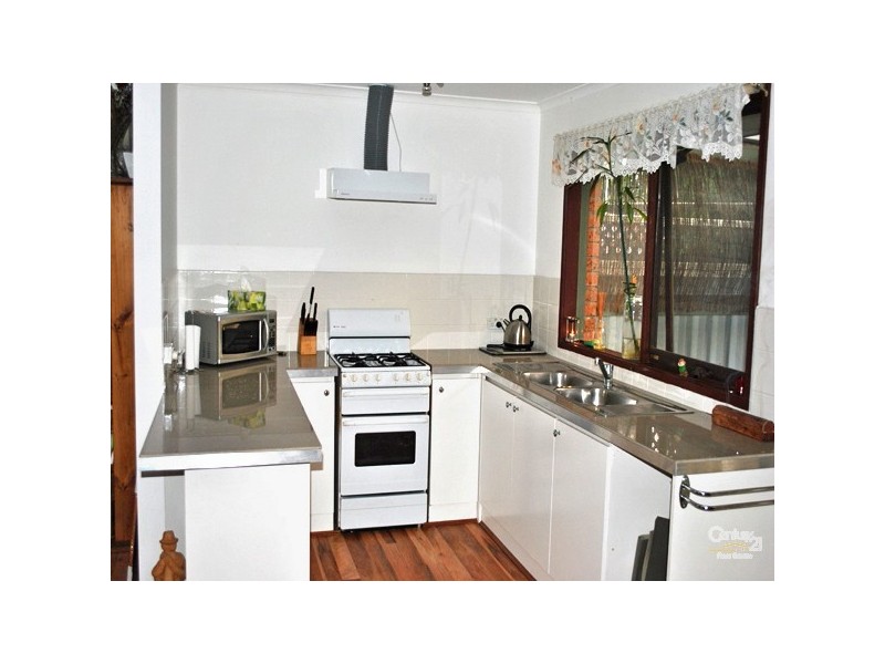 1B Watson Garden, Berwick VIC 3806