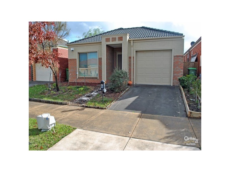 56 Oaklands Way, Pakenham VIC 3810