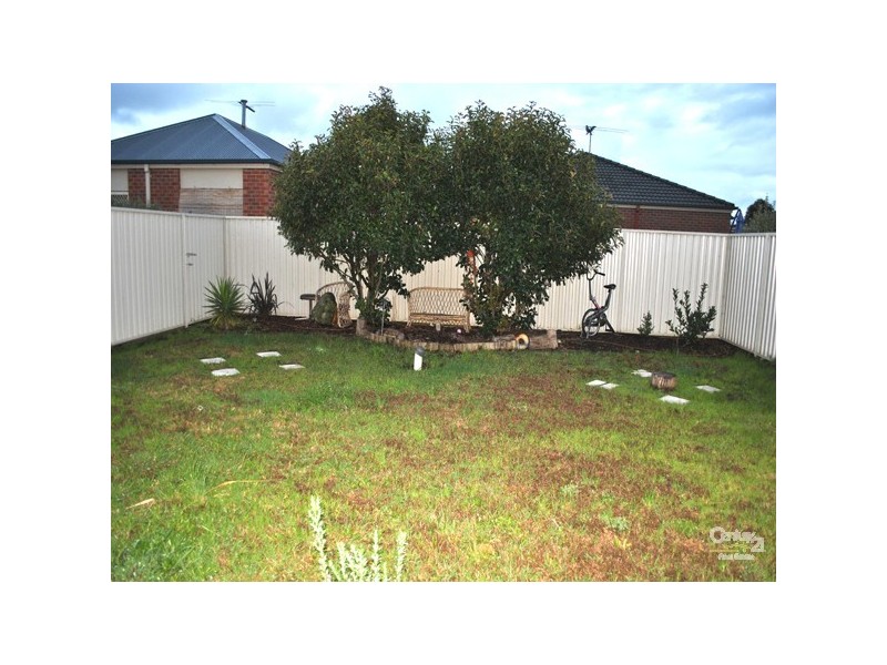 56 Oaklands Way, Pakenham VIC 3810