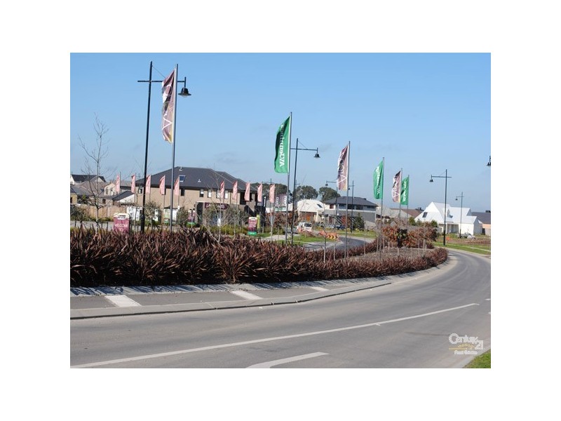 8 Silverleaf Crescent,, Officer VIC 3809