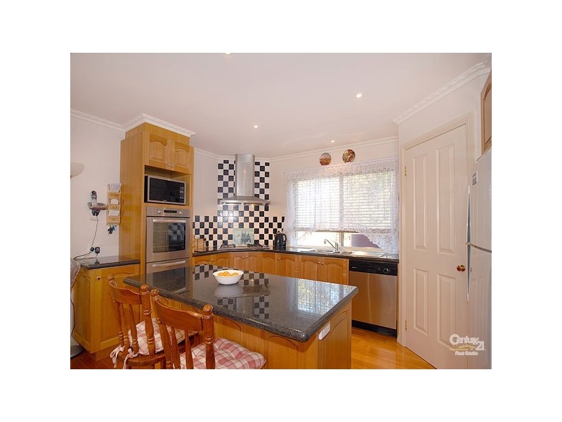 9 Lisson Court, Berwick VIC 3806