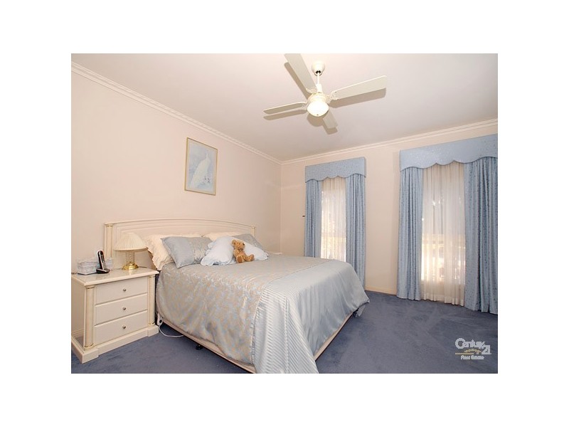 9 Lisson Court, Berwick VIC 3806