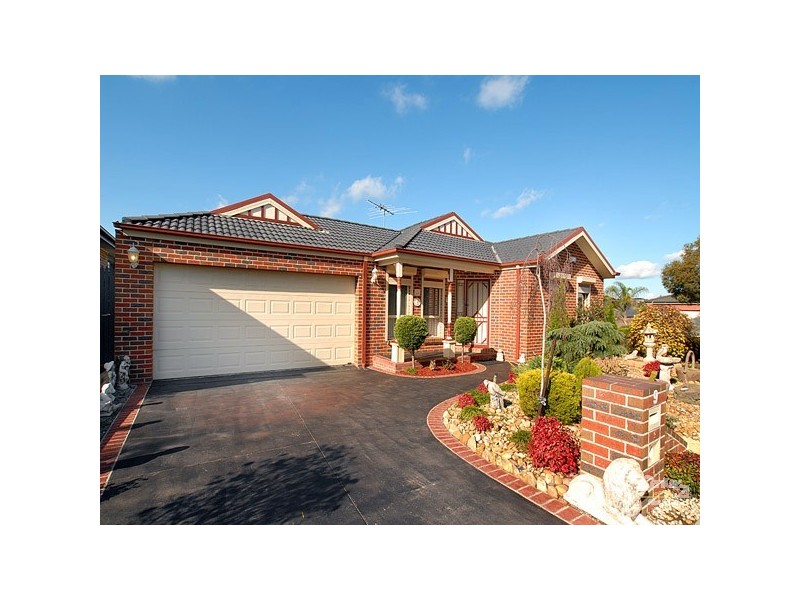 9 Lisson Court, Berwick VIC 3806