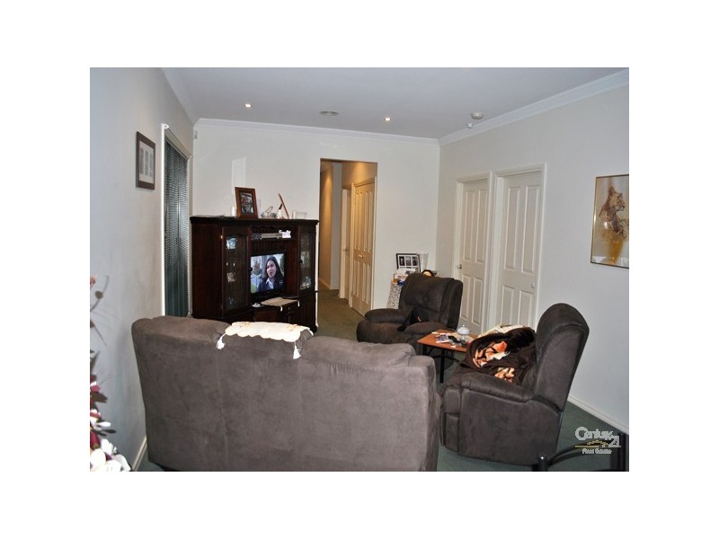 56 Oaklands Way, Pakenham VIC 3810