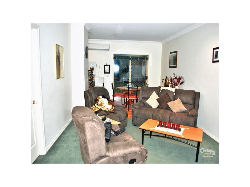 56 Oaklands Way, Pakenham VIC 3810