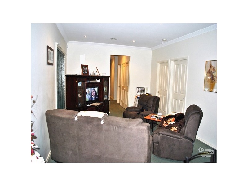 56 Oaklands Way, Pakenham VIC 3810