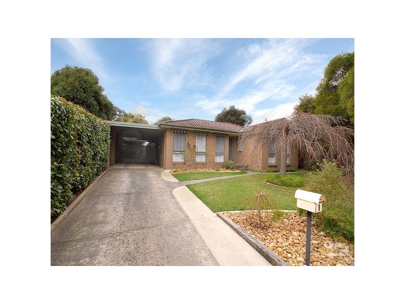 8 Melrose Court, Berwick VIC 3806