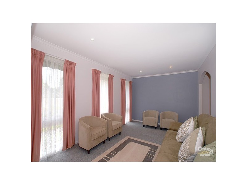 8 Melrose Court, Berwick VIC 3806