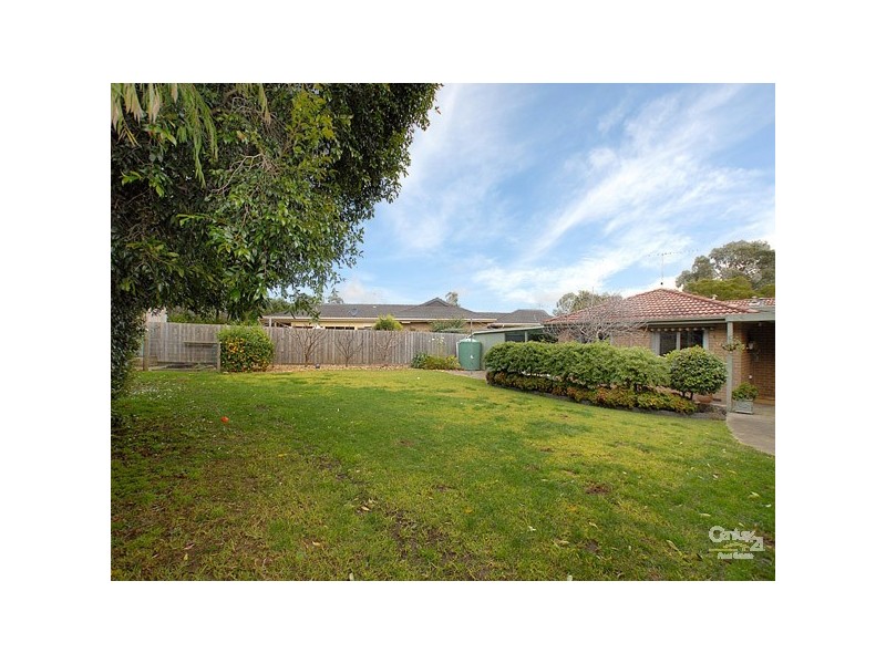 8 Melrose Court, Berwick VIC 3806