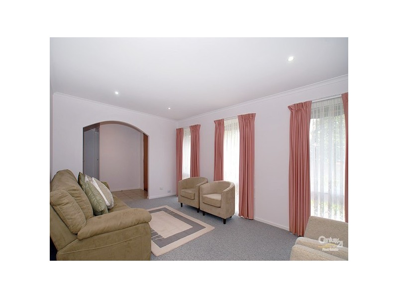 8 Melrose Court, Berwick VIC 3806