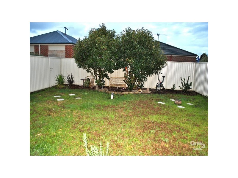 56 Oaklands Way, Pakenham VIC 3810