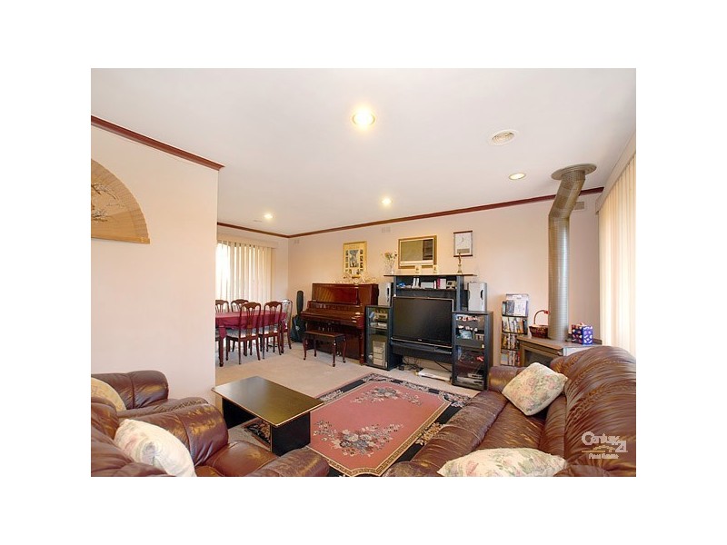 6 Andrew Street, Hampton Park VIC 3976