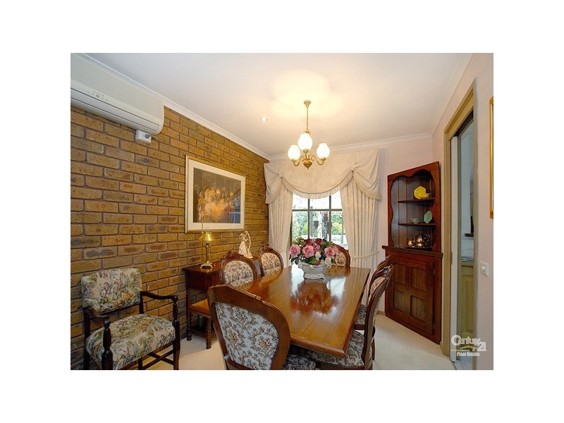 30 Willslie Crescent, Berwick VIC 3806