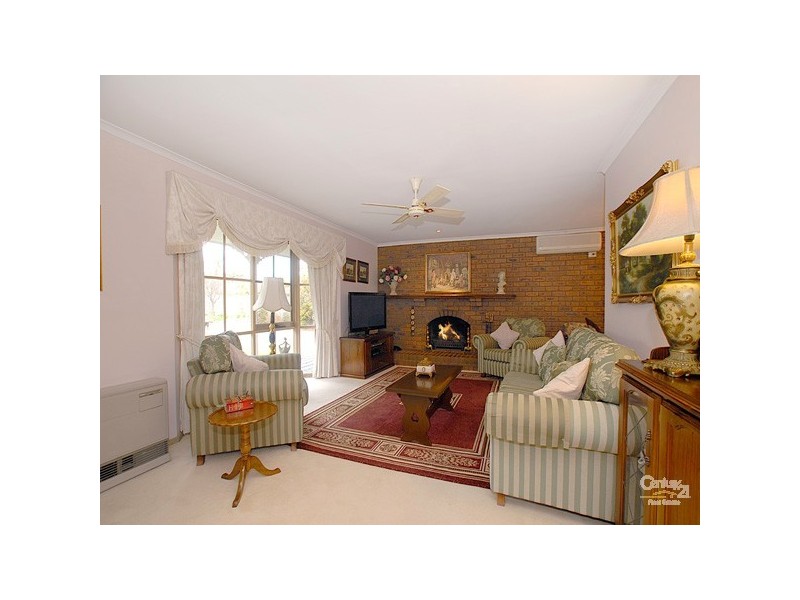 30 Willslie Crescent, Berwick VIC 3806