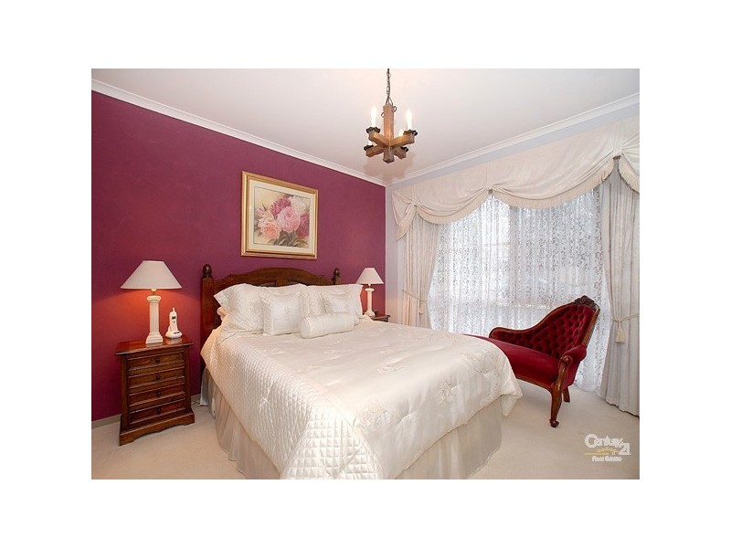 30 Willslie Crescent, Berwick VIC 3806