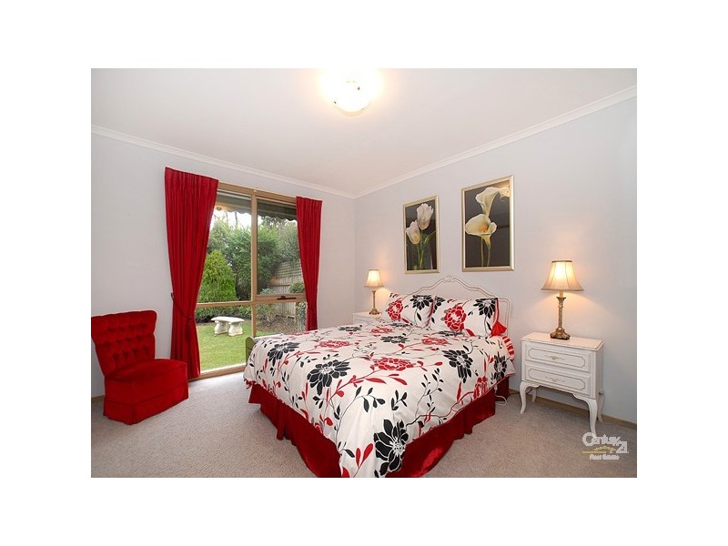 30 Willslie Crescent, Berwick VIC 3806