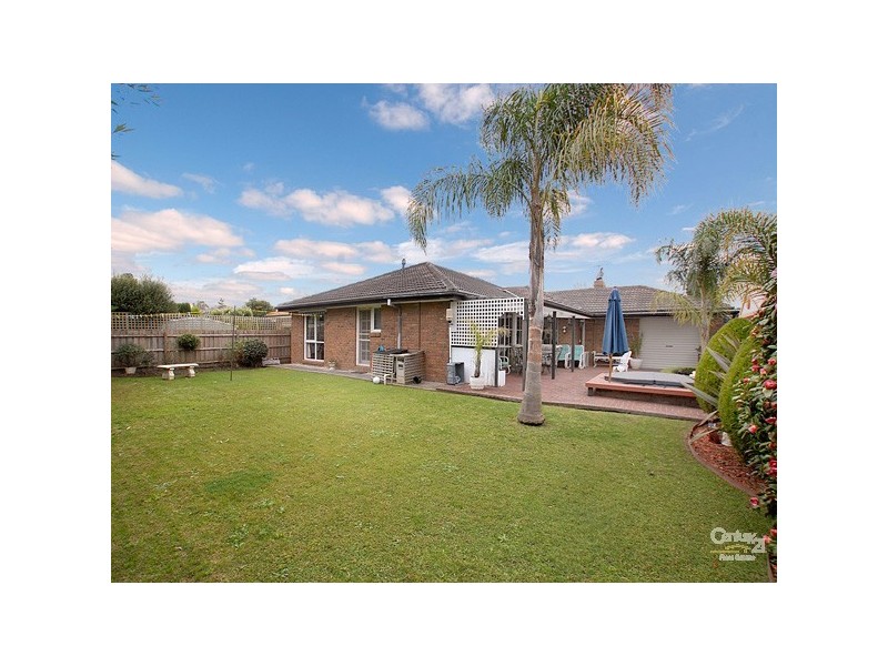 30 Willslie Crescent, Berwick VIC 3806