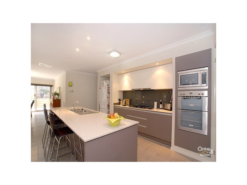 6 Landra Court,, Berwick VIC 3806