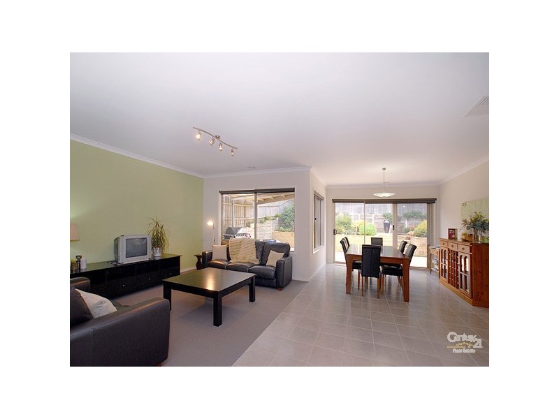 6 Landra Court,, Berwick VIC 3806