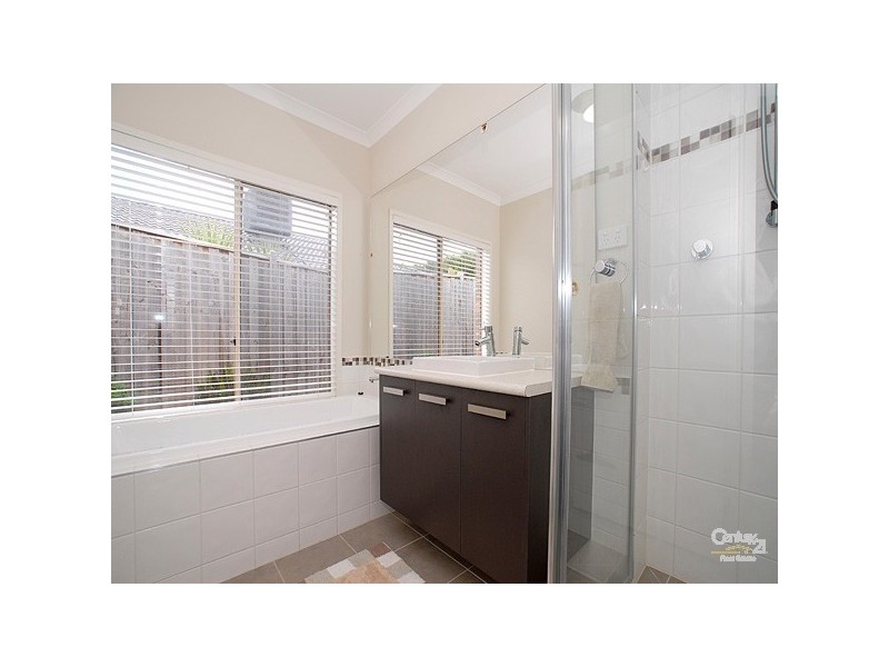 6 Landra Court,, Berwick VIC 3806