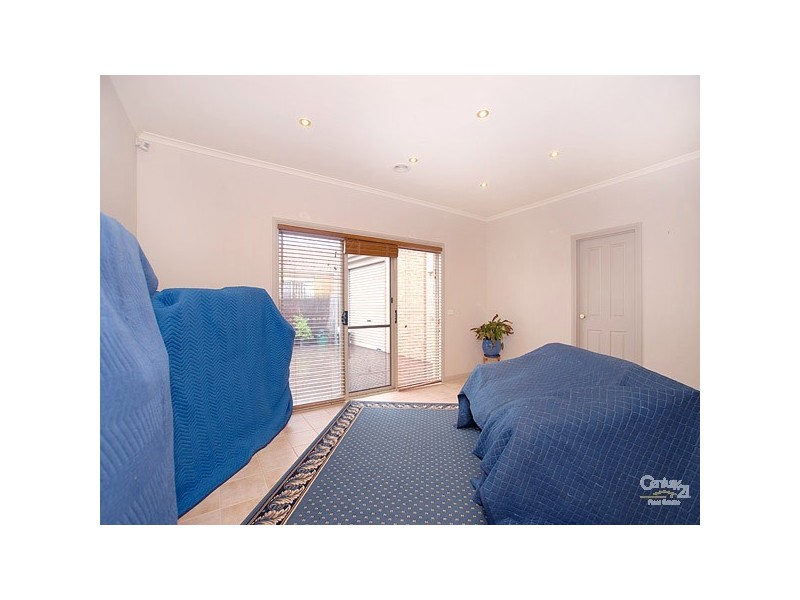 8 Cashel Court, Berwick VIC 3806