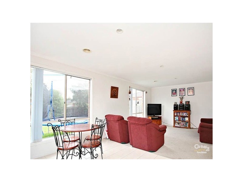 4 Larne Close, Berwick VIC 3806