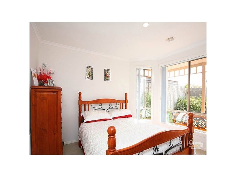 4 Larne Close, Berwick VIC 3806