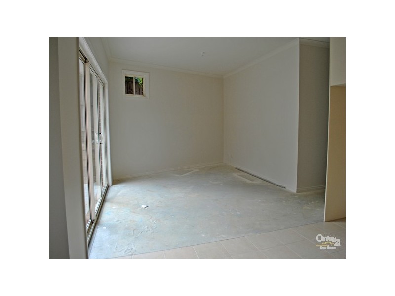 1a Lancaster Way, Beaconsfield VIC 3807