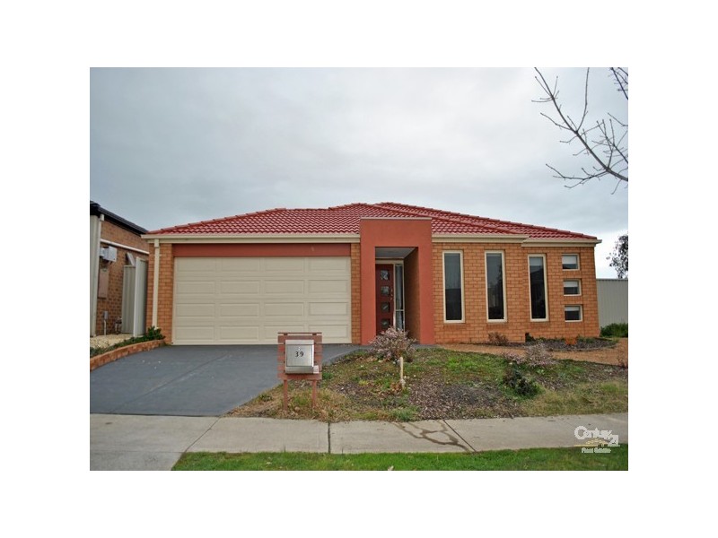 39 Hunt Club Boulevard, Cranbourne East VIC 3977