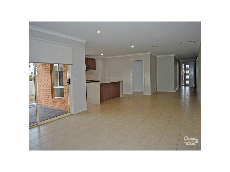 39 Hunt Club Boulevard, Cranbourne East VIC 3977