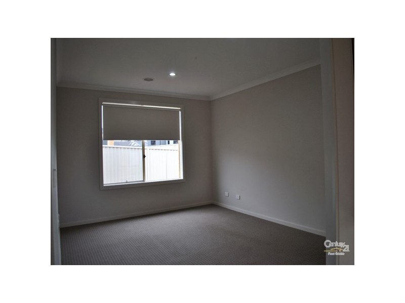 39 Hunt Club Boulevard, Cranbourne East VIC 3977