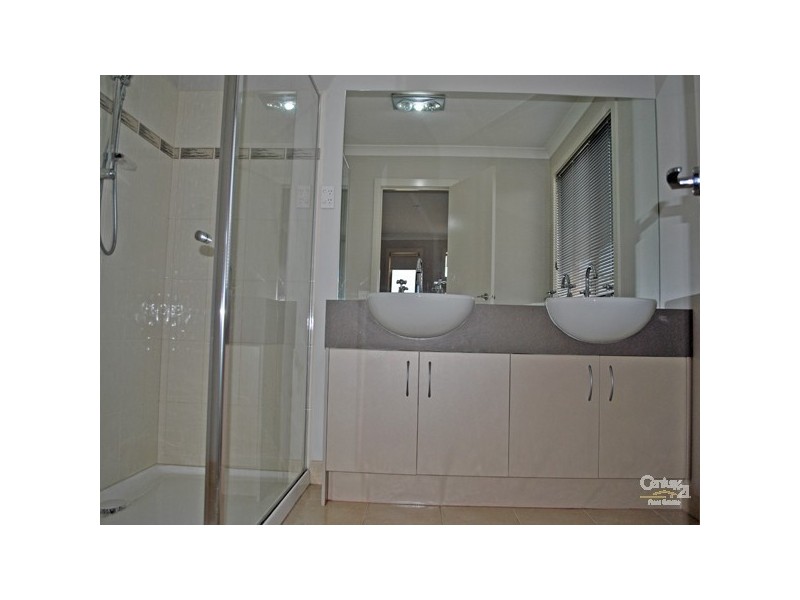 39 Hunt Club Boulevard, Cranbourne East VIC 3977