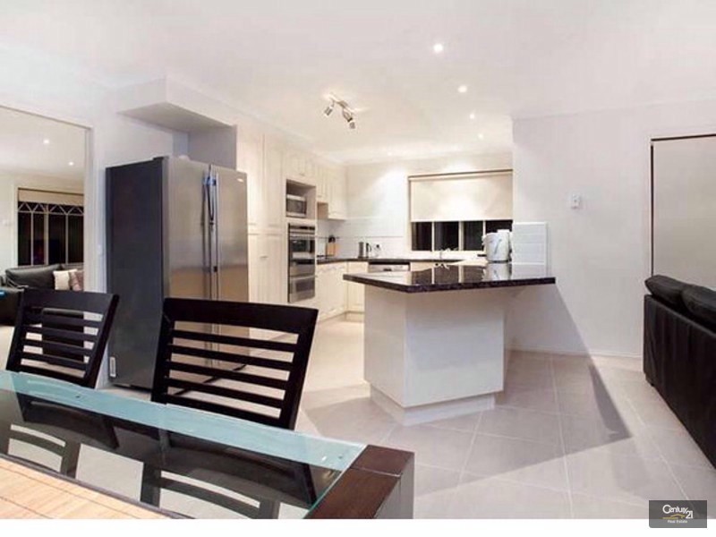 10 Shand Court, Berwick VIC 3806