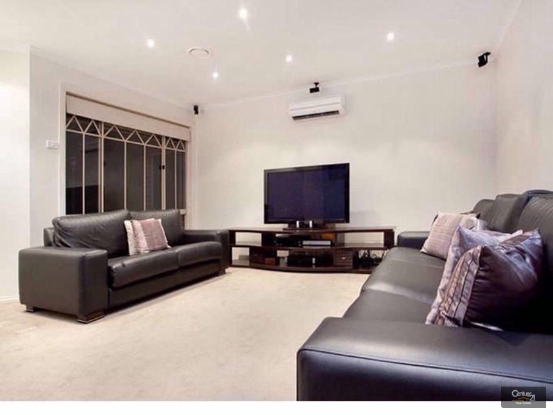 10 Shand Court, Berwick VIC 3806