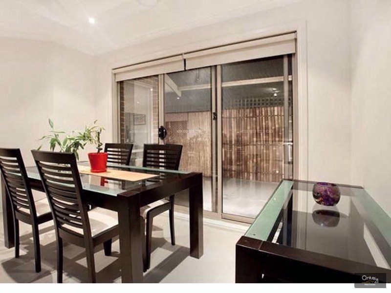 10 Shand Court, Berwick VIC 3806