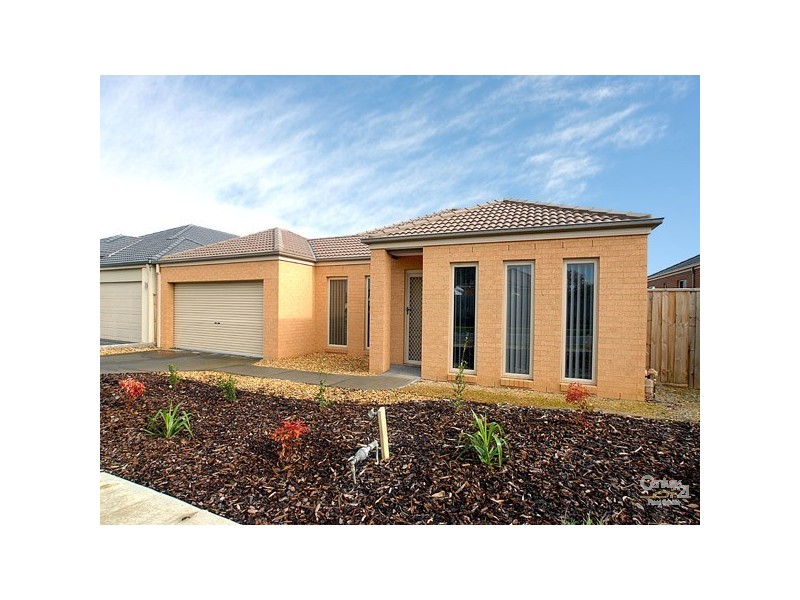 19 Monarch Road, Berwick VIC 3806