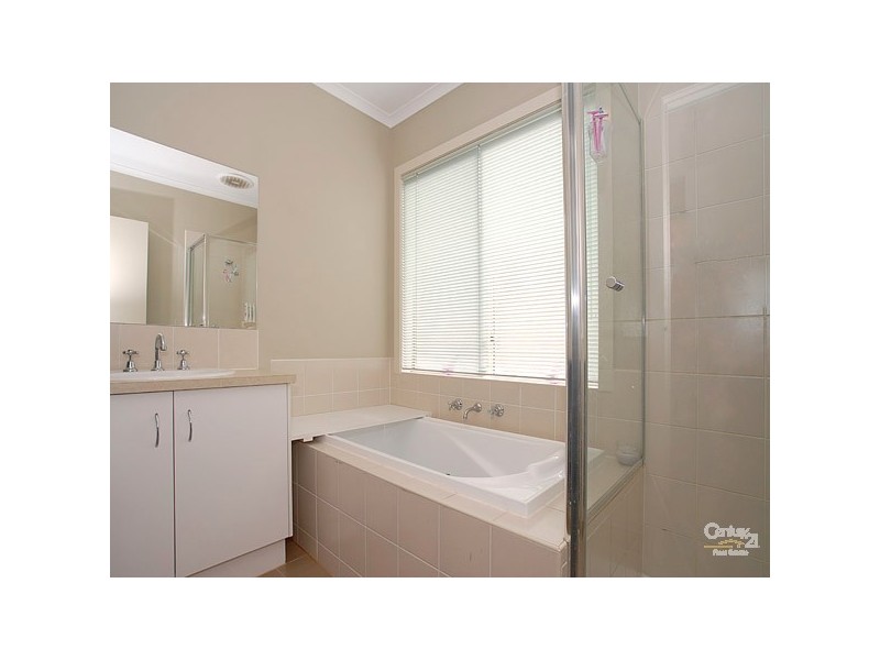 19 Monarch Road, Berwick VIC 3806