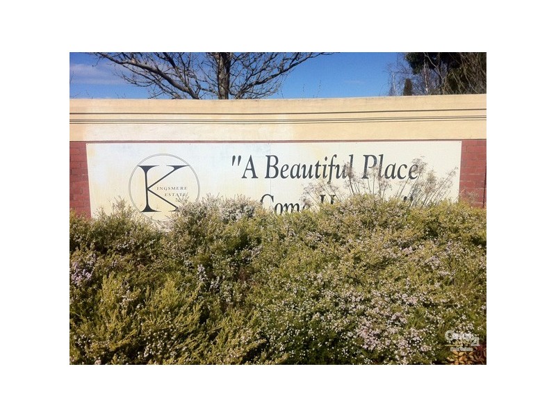 5 Redmore Court, Berwick VIC 3806