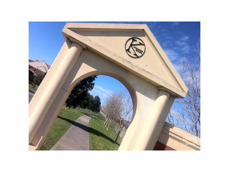 5 Redmore Court, Berwick VIC 3806